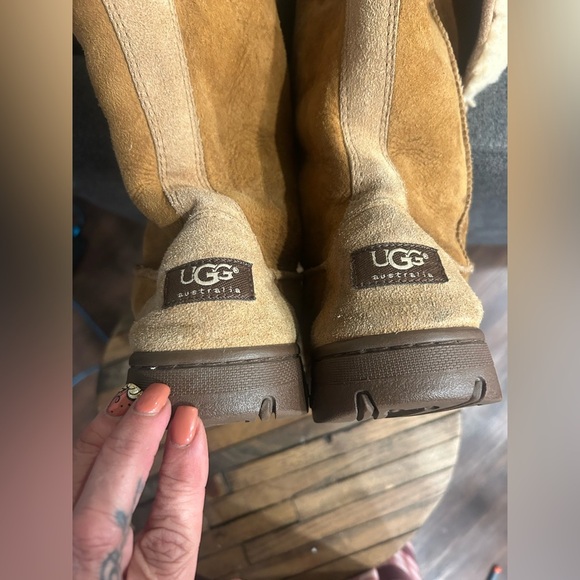 UGG Tan Suede Boots with Shearling - Picture 2 of 5